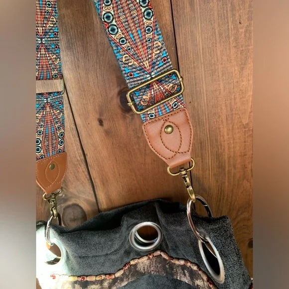 NEW! Hand crafted Large bucket/tote bag with feathers! - Picture 3 of 12